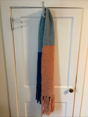 Colorblock Knit Fringe Scarf